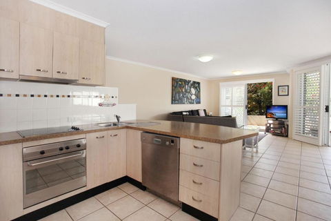 Unit 3 On The Park Coolum Beach - Nambucca Heads Accommodation 1