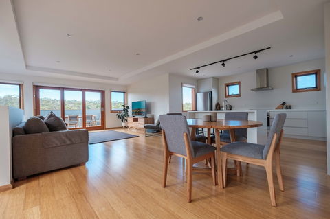 Freycinet Studios - Bay - Nambucca Heads Accommodation 3