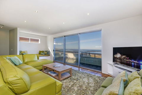Moyan Standing Tall At The Edge Of The Indian Ocean - Nambucca Heads Accommodation 2