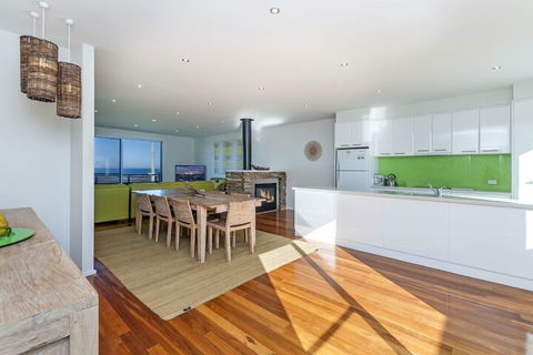 Moyan Standing Tall At The Edge Of The Indian Ocean - Nambucca Heads Accommodation 6