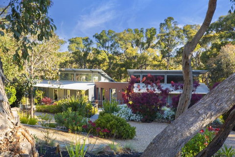 The Bird House - Nambucca Heads Accommodation 6