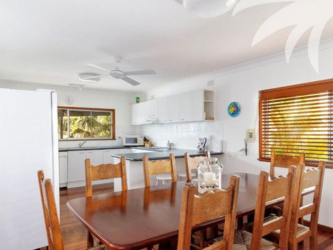 Picturesque Lizzie Palms 1 - Nambucca Heads Accommodation 1