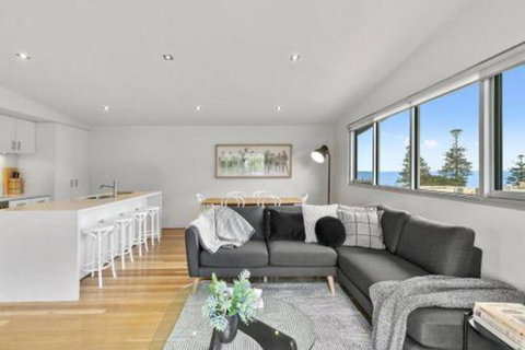 SURF CENTRAL Wifi Double Garage & Smack Bang In The Middle Of Town - Nambucca Heads Accommodation 5