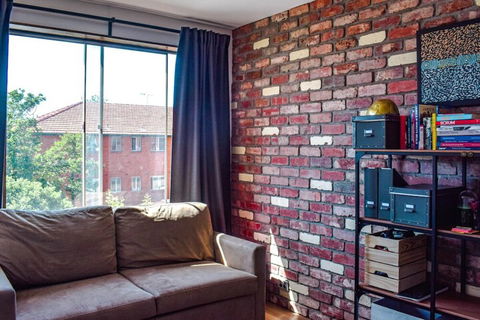 Stylish Modern 1 Bedroom Apartment In Marrickville - Nambucca Heads Accommodation 2