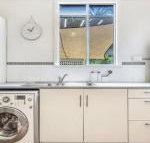 Sounds of Sunshine 2 Downstairs half of House - Nambucca Heads Accommodation