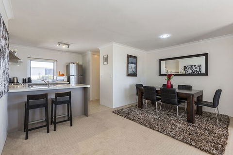 Gold Sands Beach Apartment - Nambucca Heads Accommodation 5