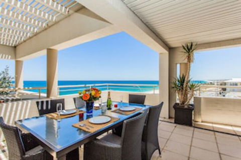 Gold Sands Beach Apartment - Nambucca Heads Accommodation 0