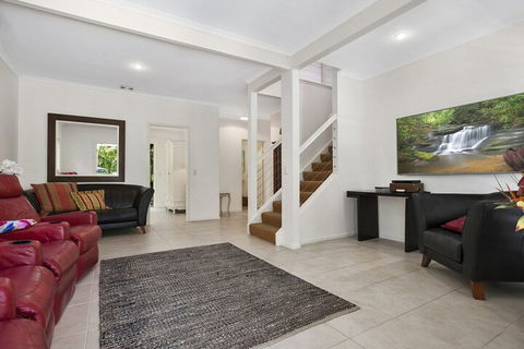Stunning Sunshine Beach House In Prime Location 31 Ferguson Street - Nambucca Heads Accommodation 7