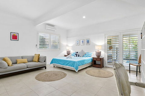 Stunning Sunshine Beach House In Prime Location 31 Ferguson Street - Nambucca Heads Accommodation 6