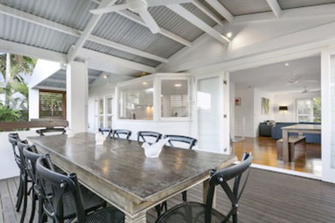 Stunning Sunshine Beach House In Prime Location 31 Ferguson Street - Nambucca Heads Accommodation 0