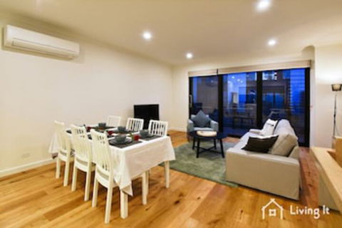 Tomkins Townhouse - Nambucca Heads Accommodation 0