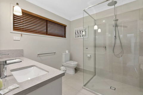 Sundance Pet Friendly Beach House In Peregian! 59 Lorikeet Drive - Nambucca Heads Accommodation 5