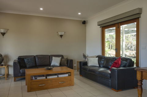 131 Your Vineyard Home In The Heart Of The Vale - Nambucca Heads Accommodation 5