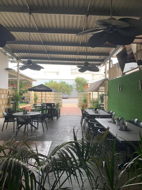 Riverside Hotel - Nambucca Heads Accommodation 2