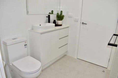 Brand New 2 Bed Apartment With Stunning City Views - Nambucca Heads Accommodation 2