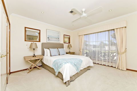 One Mile Mansion - Nambucca Heads Accommodation 3
