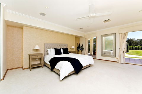 One Mile Mansion - Nambucca Heads Accommodation 4