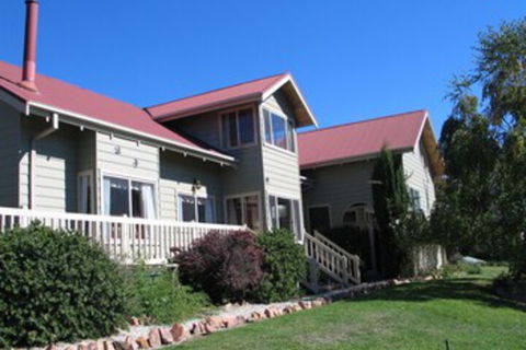 Alpine Stag Lodge Unit 2 - Nambucca Heads Accommodation 0