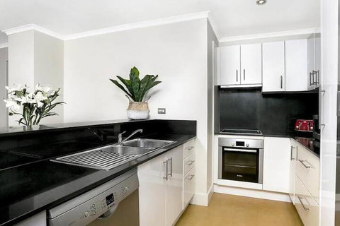 Sought After CBD Location YORK5 - Nambucca Heads Accommodation 7