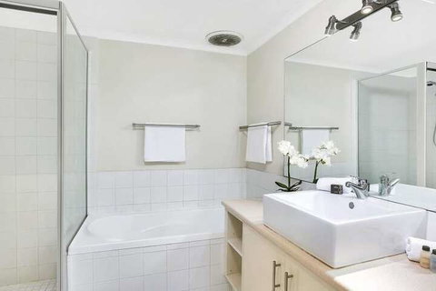 Sought After CBD Location YORK5 - Nambucca Heads Accommodation 2