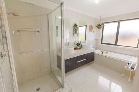 Stillwaters Panoramic View Of Lakes Entrance - Nambucca Heads Accommodation 5