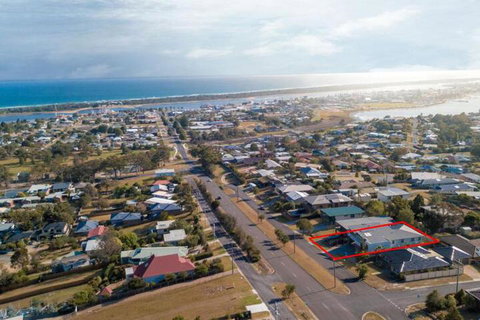 Stillwaters Panoramic View Of Lakes Entrance - Nambucca Heads Accommodation 3