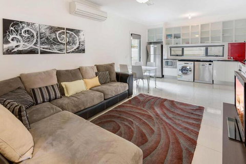 Stillwaters Panoramic View Of Lakes Entrance - Nambucca Heads Accommodation 7