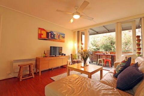 Colour Pop - Rejuvenate Stays - Nambucca Heads Accommodation 0