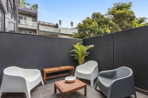 GRATTAN A Premier Location & Modern Space - Nambucca Heads Accommodation 0