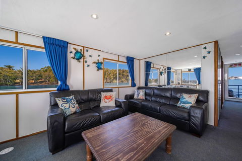 Coomera Houseboat Holidays - Nambucca Heads Accommodation 5