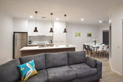 Boats And Bedzzz Houseboat Stays & Renmark River Villas - Nambucca Heads Accommodation 7