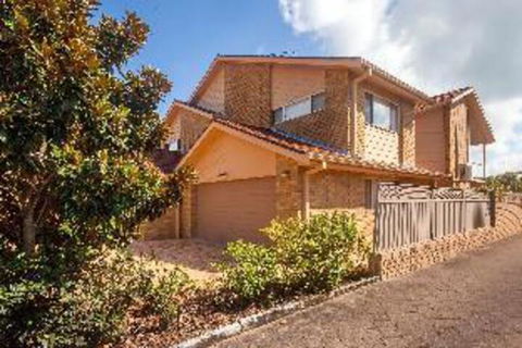 3 Bedroom Villa Moy At Nelson Bay 2 / 30 Thurlow Avenue FREE WIFI - Nambucca Heads Accommodation 2