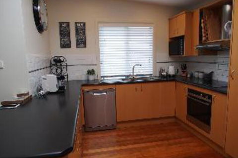 3 Bedroom House Government Road 117a Pollys View FREE WIFI & PET FRIENDLY - Nambucca Heads Accommodation 5