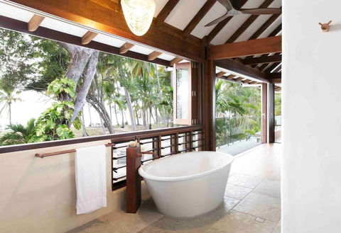 Spice At Oak Absolute Oceanfront House - Nambucca Heads Accommodation 5