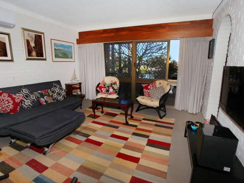 Anjuna 2 2 BDRM Budget Stay On Canal - Nambucca Heads Accommodation 6
