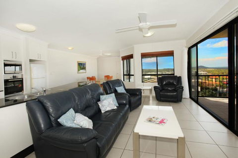 Unit 4 Beaumont Sur Mer 13 15 Pacific Terrace Coolum Beach 400 BOND LINEN SUPPLIED - Nambucca Heads Accommodation 4