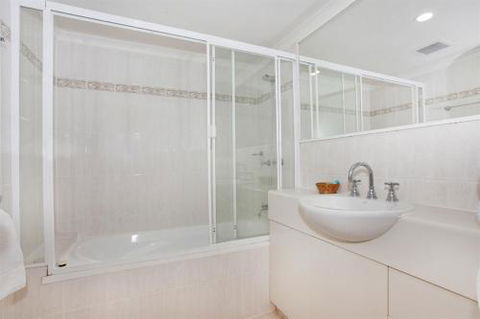 Unit 1 The Rocks 1746 David Low Coolum Beach 500 Bond - Nambucca Heads Accommodation 4