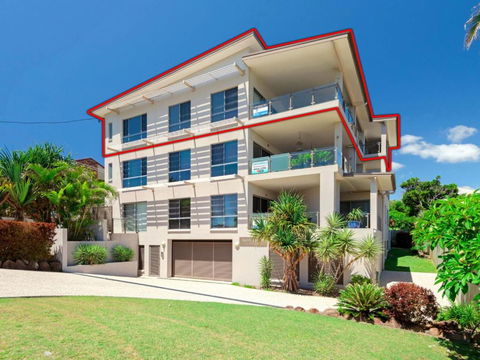 Bimbadeen Penthouse Across The Road From Main Beach! - Nambucca Heads Accommodation 3