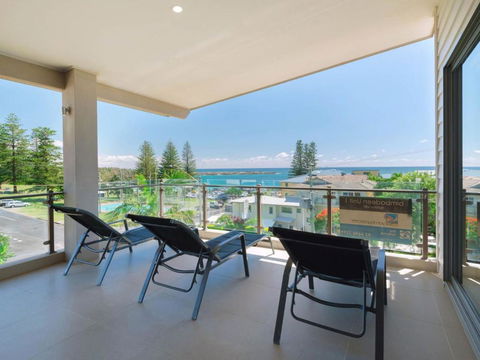 Bimbadeen Penthouse Across The Road From Main Beach! - Nambucca Heads Accommodation 5