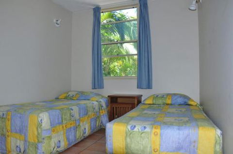 32 / 15 Rainbow Shores Unit Overlooking Bushland With Shared Swimming Pool Spa & Tennis Court - Nambucca Heads Accommodation 2