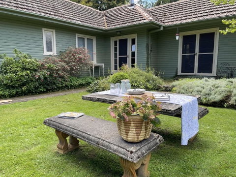 GOWAN ROSS COTTAGE - Nambucca Heads Accommodation 1