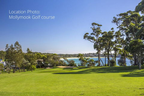 Fathoms 9 Mollymook - Nambucca Heads Accommodation 3