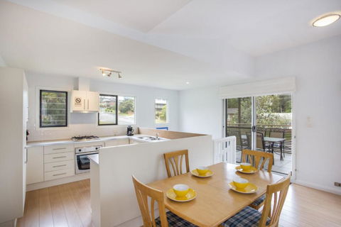 1 / 31 Ocean Street A Relaxing Coastal Retreat - Nambucca Heads Accommodation 4