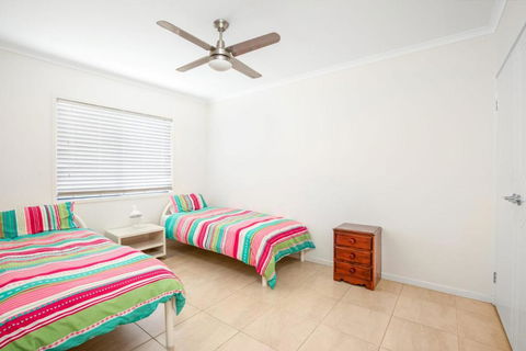 18 Naiad Court Rainbow Shores Modern Beach House Walk To Beach - Nambucca Heads Accommodation 3