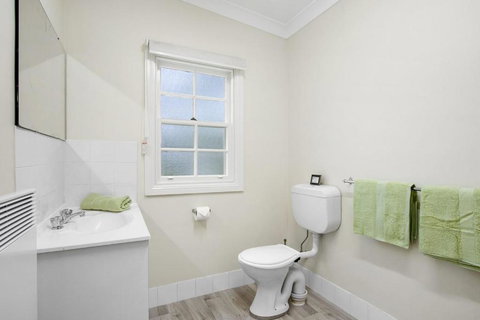 THE TEACHERS COTTAGE - Nambucca Heads Accommodation 2