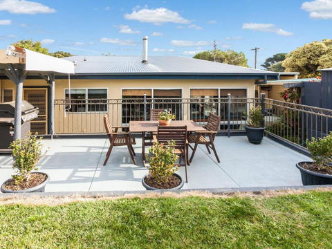 OCEAN SOUNDS Anglesea - Nambucca Heads Accommodation 2