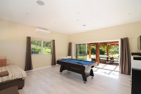 Bottlebrush Lodge Great Views & A Pool! - Nambucca Heads Accommodation 6