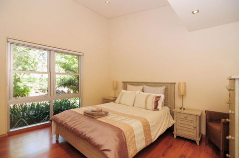 Bottlebrush Lodge Great Views & A Pool! - Nambucca Heads Accommodation 2