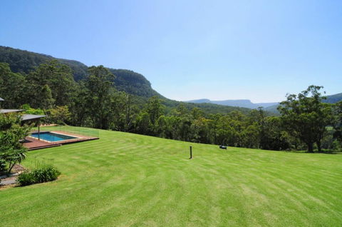 Bottlebrush Lodge Great Views & A Pool! - Nambucca Heads Accommodation 5