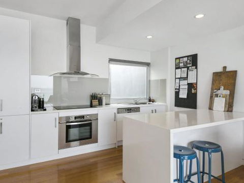 LOUTTIT BAY APARTMENT 2 Main Street With Wifi & Views - Nambucca Heads Accommodation 0